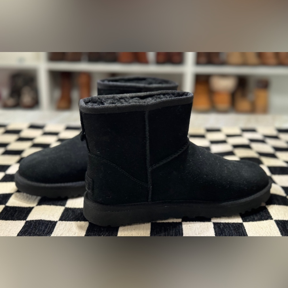 UGG Classic Mini Logo Side Black Size 8 - Picture 6 of 11